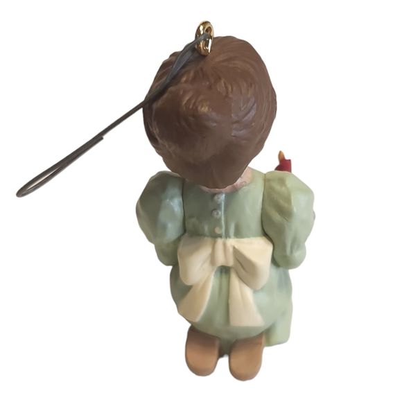 Prayer for Peace Hallmark Keepsake Ornament sculpted by Joyce Lyle 1996 - Picture 5 of 11